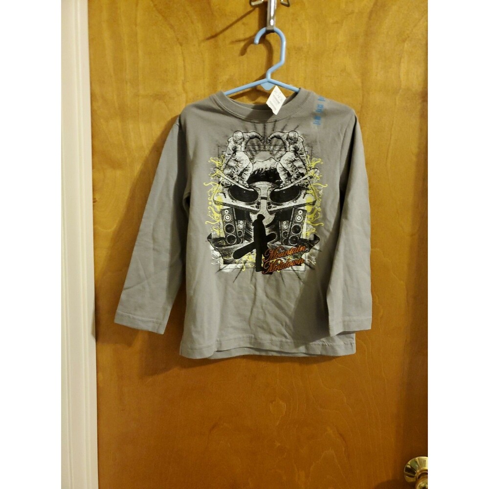 Boy's xs size 4 The Children's Place gray long sleeve shirt Mountain Meltdown